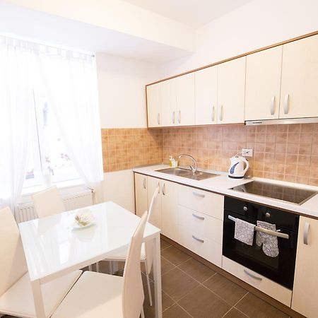 Sunny Old Town Apartment 브라쇼브 외부 사진