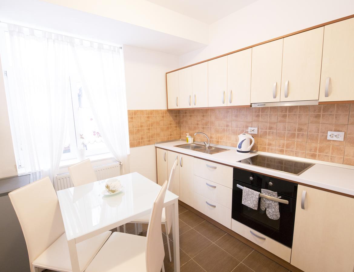 Sunny Old Town Apartment 브라쇼브 외부 사진