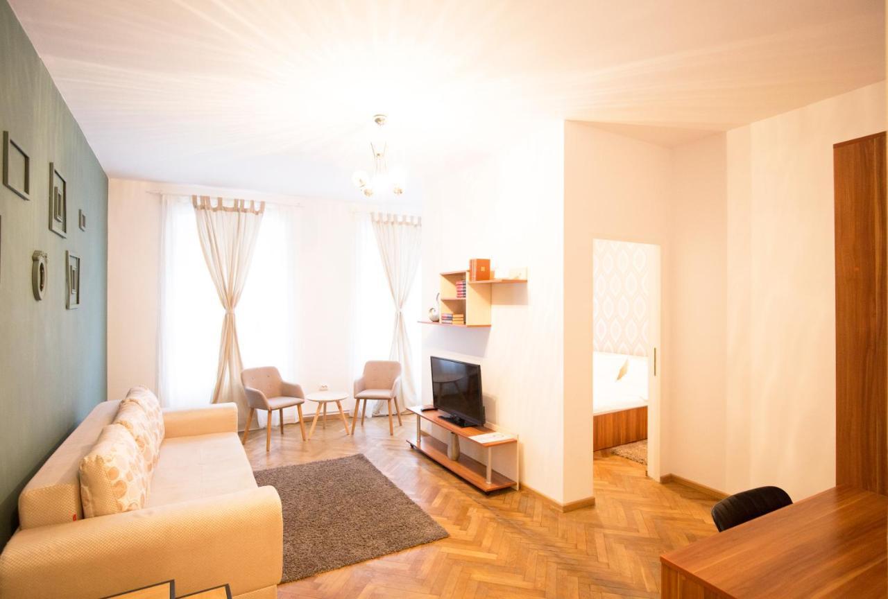 Sunny Old Town Apartment 브라쇼브 외부 사진
