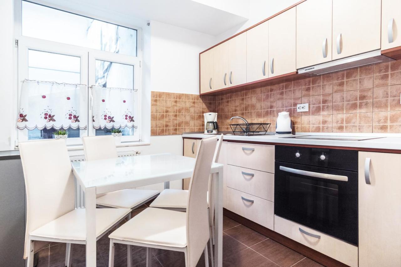 Sunny Old Town Apartment 브라쇼브 외부 사진