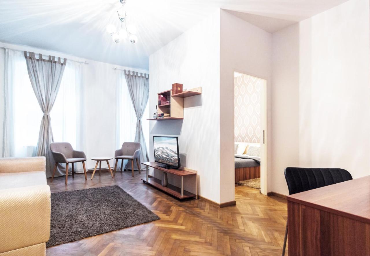 Sunny Old Town Apartment 브라쇼브 외부 사진
